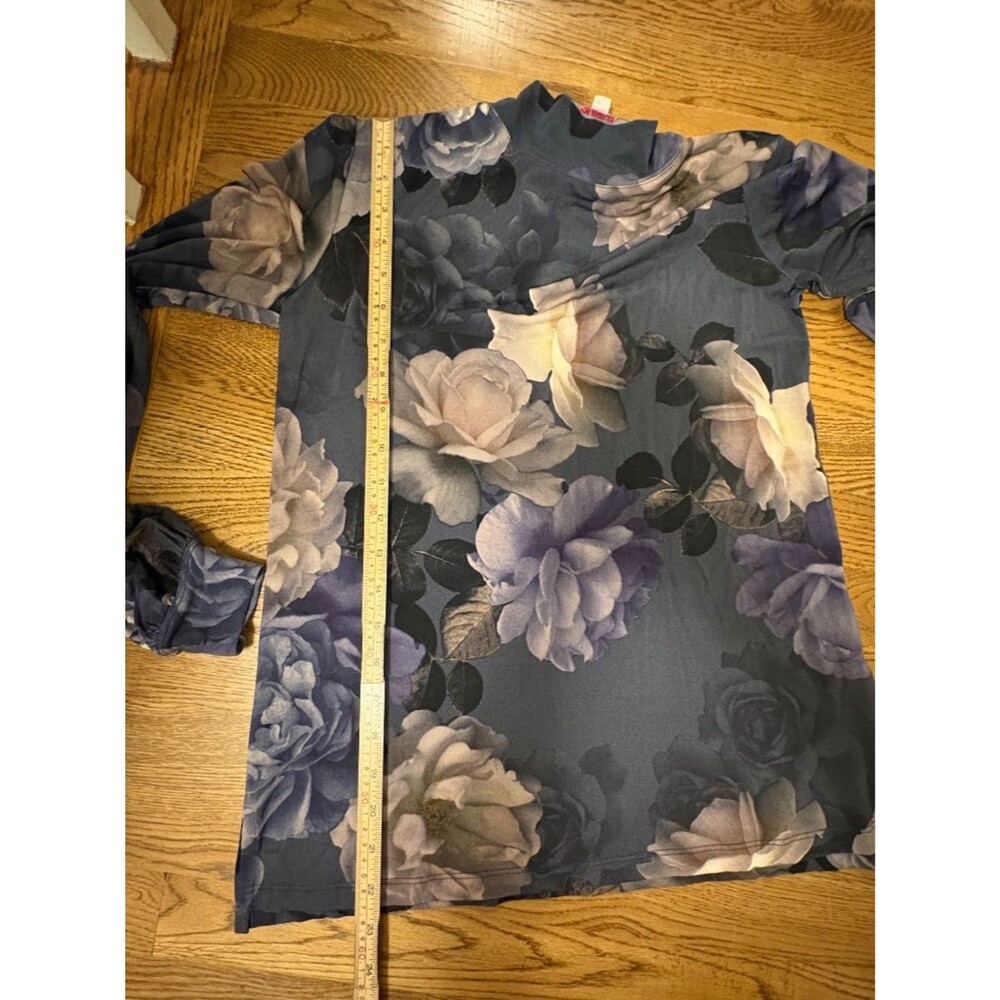 Johnny Was Janie Favorite Grey Peony Puff Sleeve Mock Neck Top Size XXS Floral - Picture 8 of 8